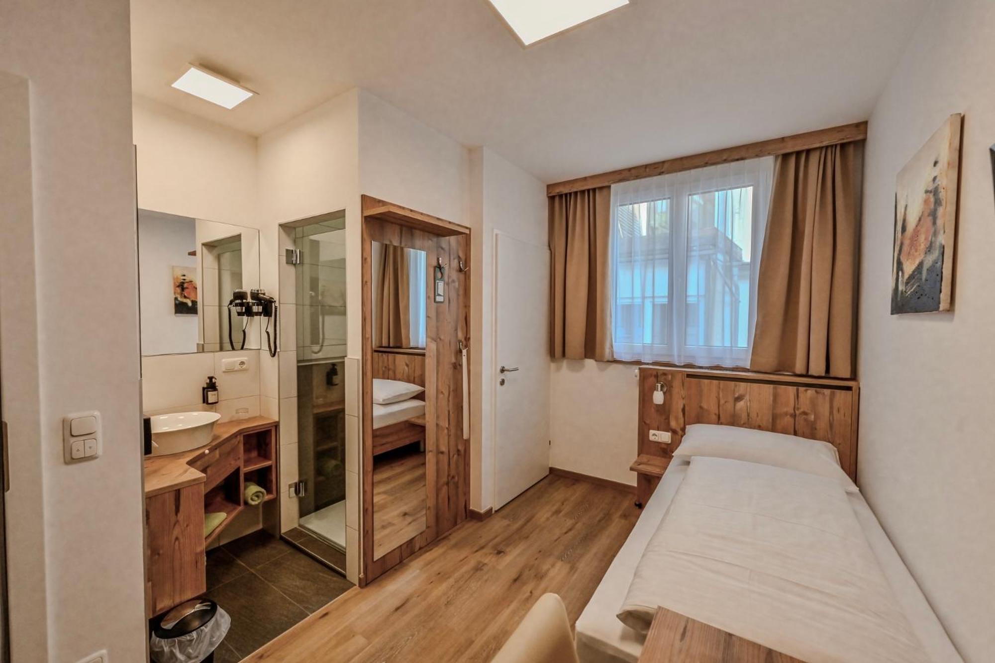Hotel "City Rooms Wels" Екстер'єр фото